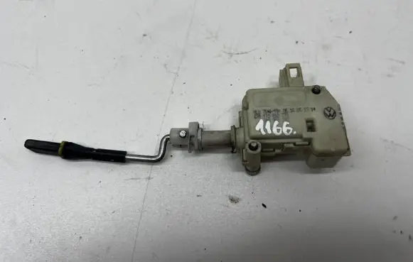 Volkswagen Touran I Central locking motor 1T0810773 3B0959782