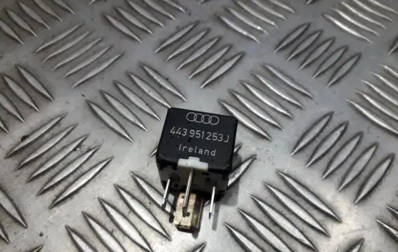 Audi A4 S4 B5 8D Other relay 443951253j 899511000