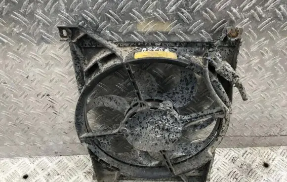 Hyundai Trajet Radiator cooling fan shroud