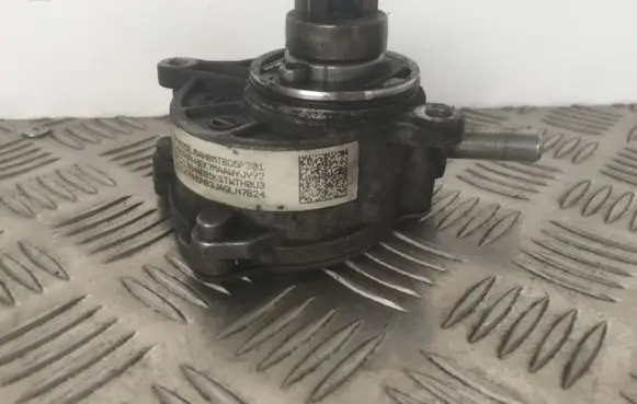 Mercedes-Benz C W204 Vacuum pump LA1231052 1231052