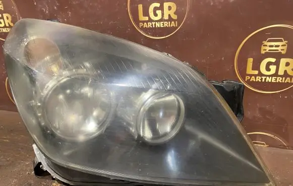 Opel Astra H Headlight/headlamp 1EG270370