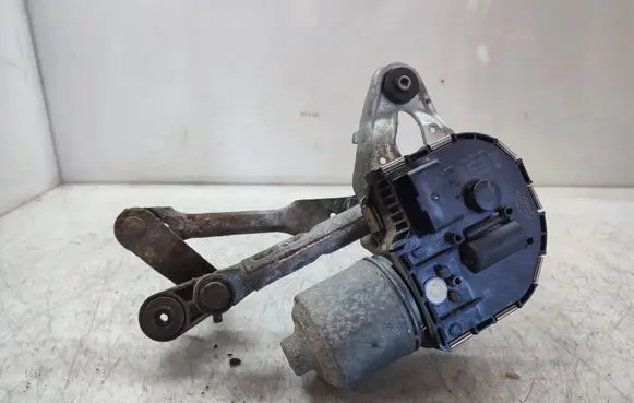 Peugeot 5008 Wiper motor 1137328460