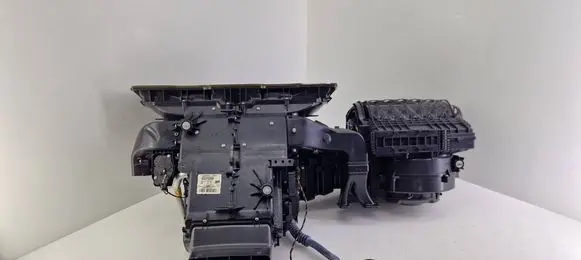 Mercedes-Benz ML W166 Interior heater climate box assembly A1668303160 T1030872X