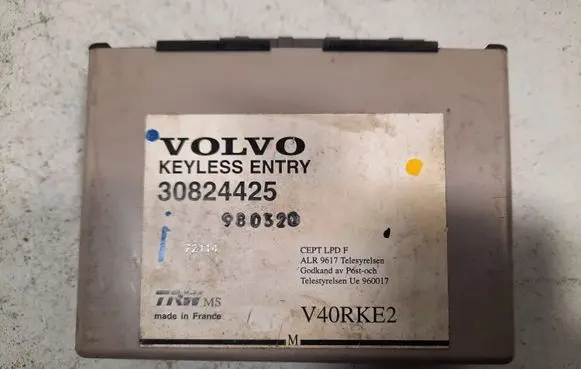 Volvo S40, V40 Door central lock control unit/module V40RKE2 30824425