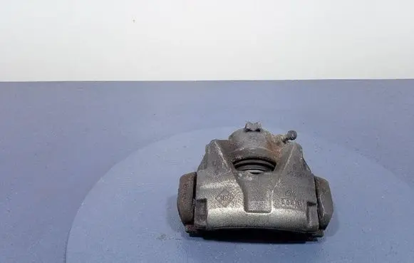 Renault Captur Front brake caliper 