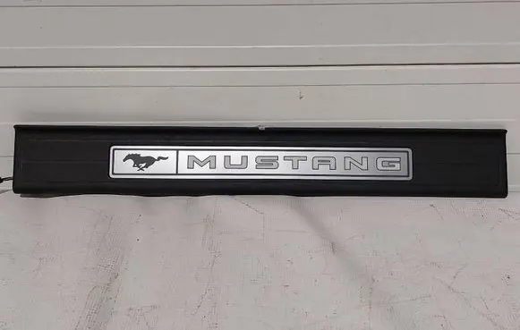 Ford Mustang VI Front sill trim cover FR3B6313222 FR3J6313222AAW