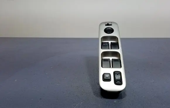 Suzuki Liana Electric window control switch 59J10