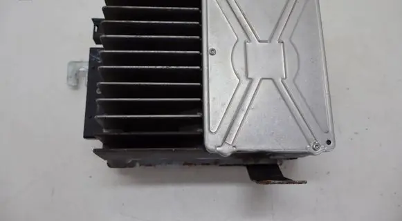 Mercedes-Benz ML W164 Sound amplifier A2518209589