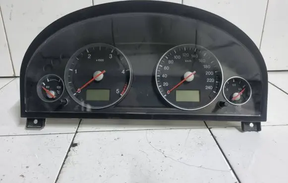 Ford Mondeo Mk III Speedometer (instrument cluster) 3S7T10849 505629