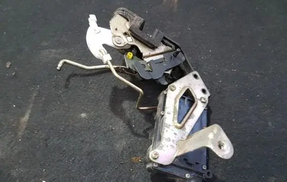 Hyundai Accent Rear door lock