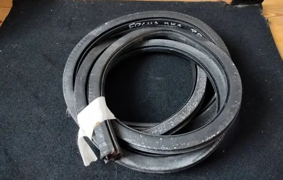 Ford Focus Front door rubber seal 387285