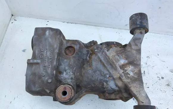 Volvo XC70 Rear differential 08689632