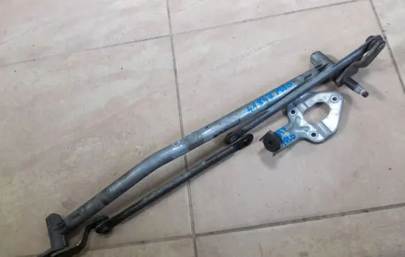 Volkswagen Polo Front wiper linkage 