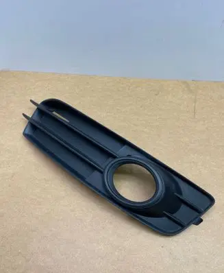 Audi A3 S3 8P Front fog light trim/grill 8P0807682F