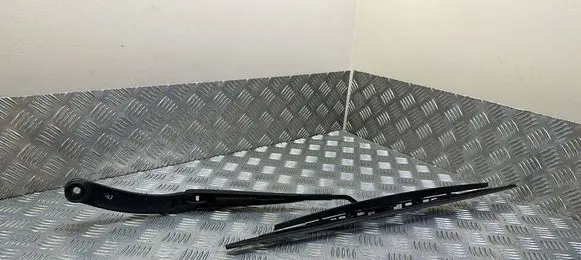 KIA Sorento Front wiper blade arm
