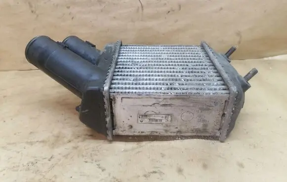 Renault Scenic I Intercooler radiator 8200047162 867634CB