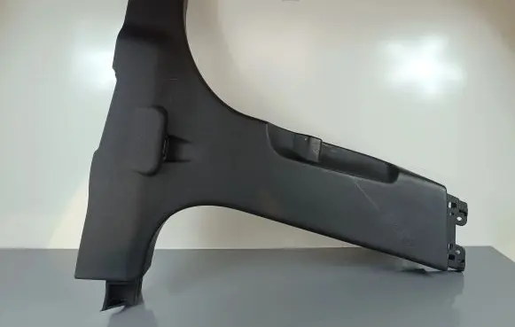 Maserati Quattroporte (B) pillar trim (bottom) 670069481