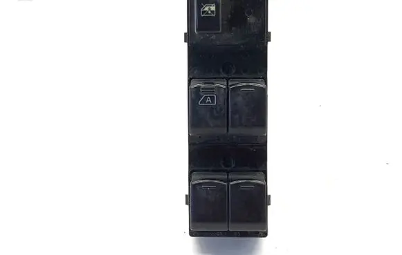 Nissan Qashqai Electric window control switch 