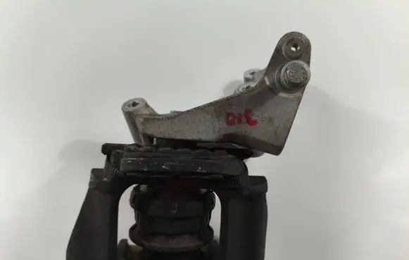 Volvo S90, V90 Engine mount bracket 31430470