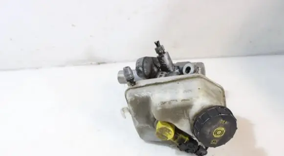 Master brake cylinder