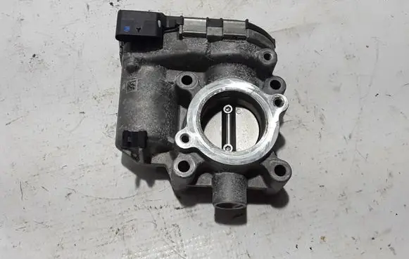 Renault Captur II Throttle valve 161203209R