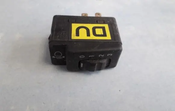 Opel Tigra A Headlight level height control switch 90483063