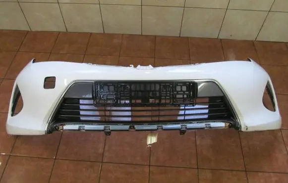 Toyota Auris E180 Front bumper 5211902A20