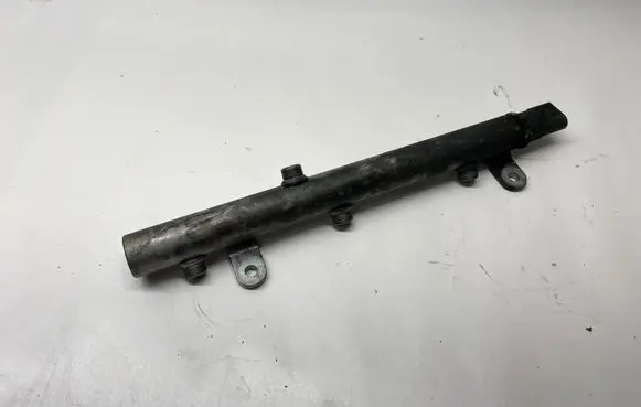 Mercedes-Benz S W221 Fuel main line pipe A6420700695 6420700695