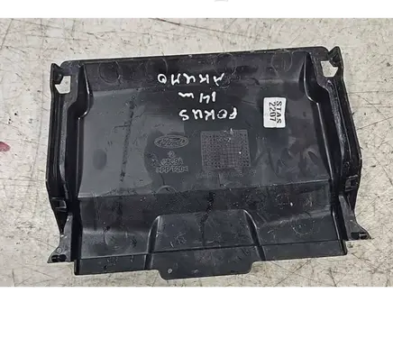 Ford Focus Battery box tray cover/lid AM5110A659BB