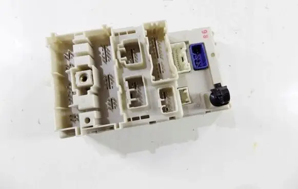Toyota RAV 4 (XA20) Fuse box set 8273342061