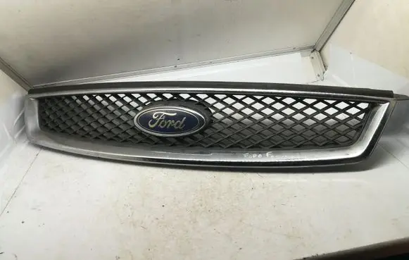 Ford Focus Front bumper upper radiator grill 4N518C435B