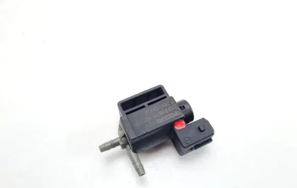 Volvo XC90 Vacuum valve 31339879 70051502