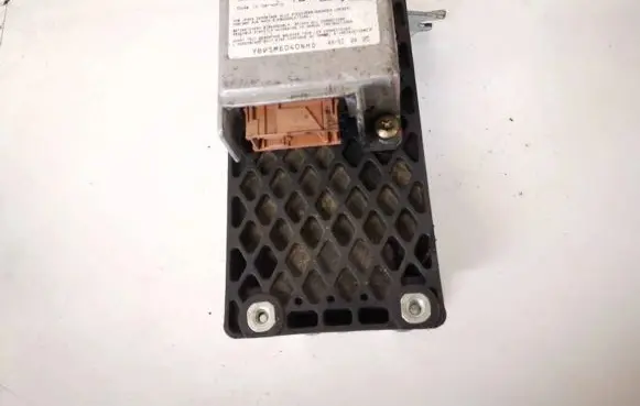 Volkswagen PASSAT B3 Airbag control unit/module 357959656 5WK4075