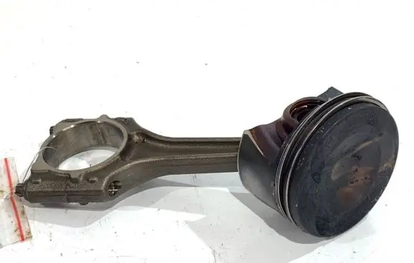 Volkswagen PASSAT CC Piston with connecting rod CBF