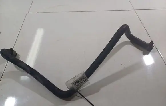 Mercedes-Benz 100 W631 Engine coolant pipe/hose