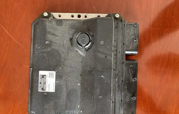 Lexus CT 200H Engine control unit/module 8966176030