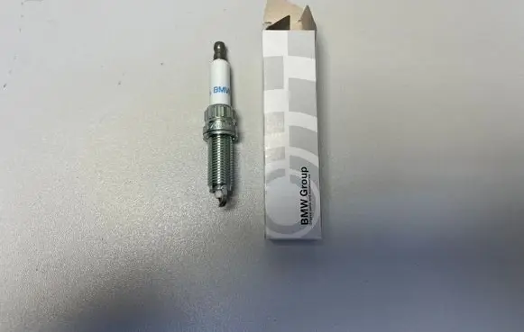 BMW 3 F30 F35 F31 Spark plug 0039664 0038896