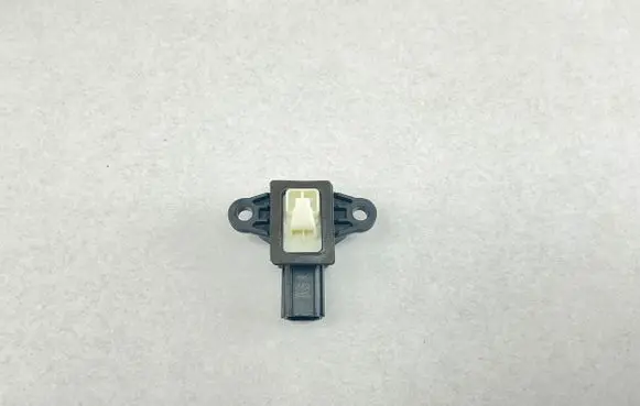 Ford B-MAX Airbag deployment crash/impact sensor DG1314C676AA 05162013
