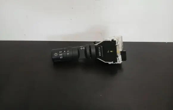 Nissan Terrano Light switch 7Y15SN