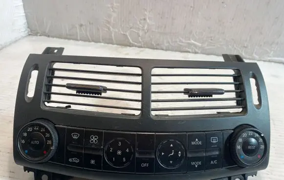 Mercedes-Benz E W211 Climate control unit 2118300390