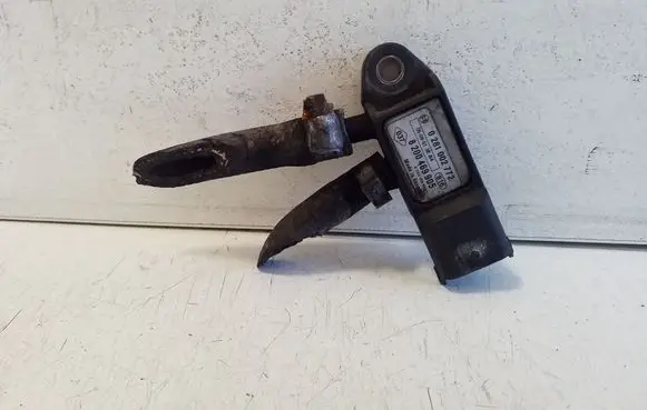 Suzuki Grand Vitara II Exhaust gas pressure sensor 0281002772