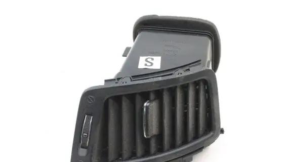 KIA Sorento Dashboard air vent grill cover trim 974102P000