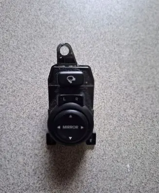Hyundai i20 (PB PBT) Wing mirror switch 202008161