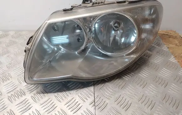 Chrysler Voyager Headlight/headlamp