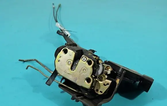 Toyota Avensis Verso Front door lock IMPRK1549491