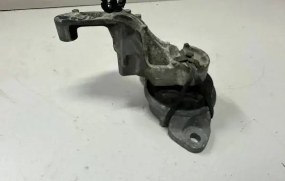 Renault Scenic III - Grand scenic III Engine mount bracket 