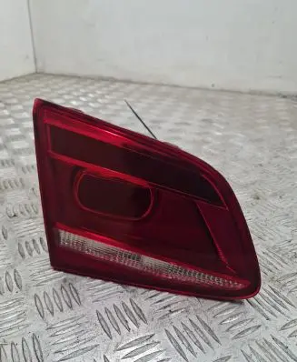 Volkswagen PASSAT B7 Tailgate rear/tail lights