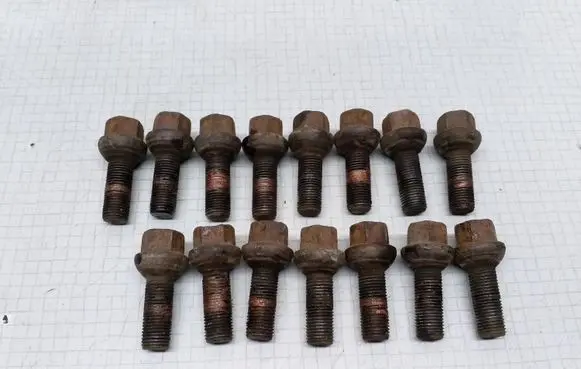 Volkswagen Transporter - Caravelle T4 Nuts/bolts 