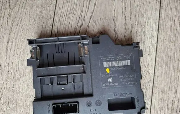 Renault Clio IV Ignition key card reader 285906994R A2C30075300 S180151001G