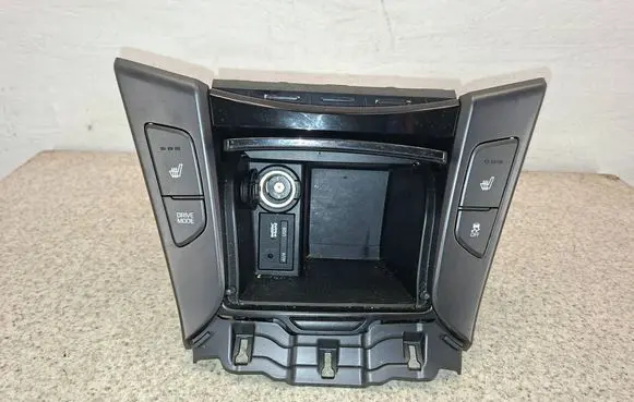Hyundai i40 Glove box central console 846353Z600 TR2571